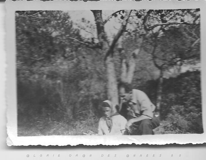 Maman et Grand-Père Aoôt 1941.jpg